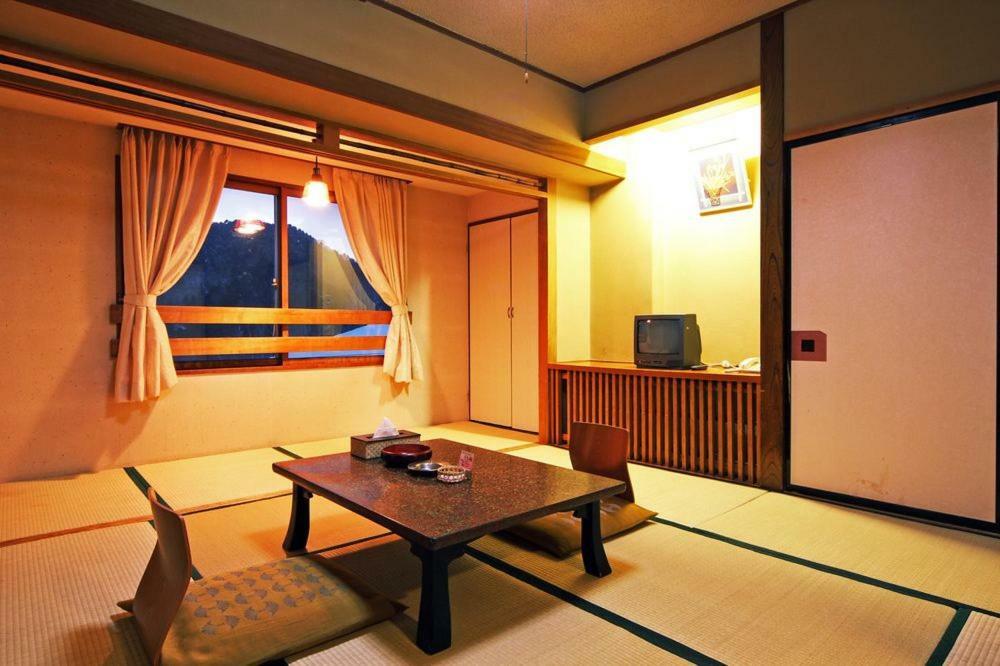 Kidoike Onsen Hotel Yamanouchi  Zewnętrze zdjęcie